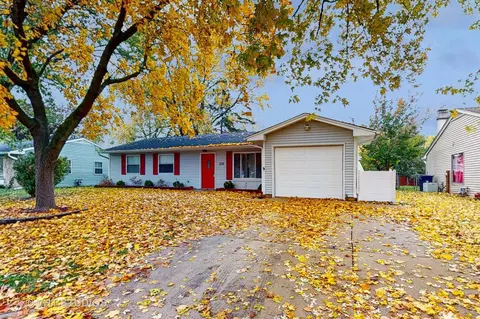 1116 Hecker Dr, Elgin, IL 60120 photo 2