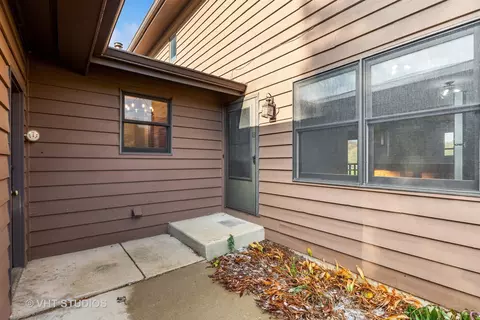 3214 Alethea Dr, Algonquin, IL 60102 photo 2