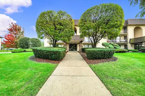 15239 Catalina Dr #2, Orland Park, IL 60462