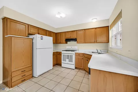 1123 Coldspring Rd #1123, Elgin, IL 60120 photo 9
