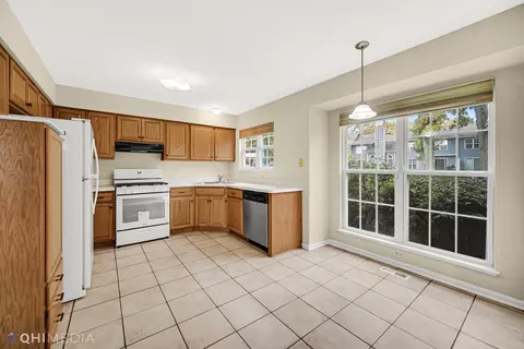1123 Coldspring Rd #1123, Elgin, IL 60120 photo 8