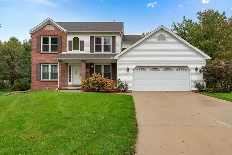 700 Trimmer Dr, Hudson, IL 61748