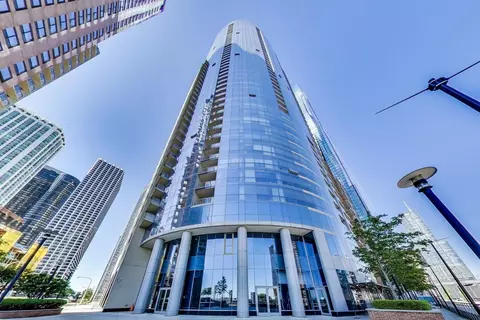 420 E Waterside Dr #2201, Chicago, IL 60601