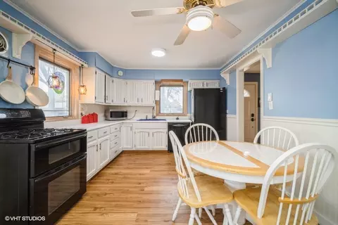 37 S Warrington Rd, Des Plaines, IL 60016 photo 5