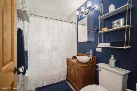 37 S Warrington Rd, Des Plaines, IL 60016 photo 9
