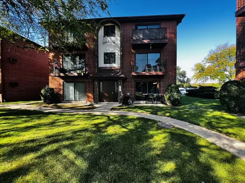 1061 Ferrari Dr #1A, Bensenville, IL 60106