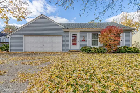 12 Roulock Rd, Montgomery, IL 60538