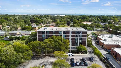 1043 S York Rd #502, Bensenville, IL 60106