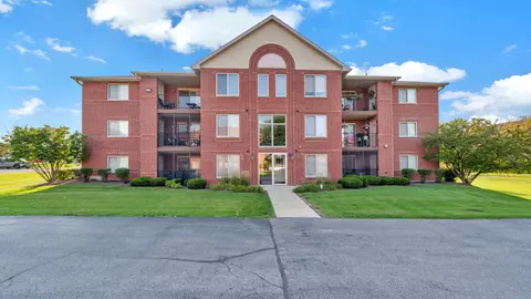 7020 Heritage Cir #6-2D, Orland Park, IL 60462