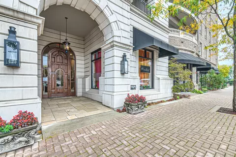 151 W Wing St #510, Arlington Heights, IL 60005
