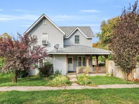 145 W North St, Cisco, IL 61830