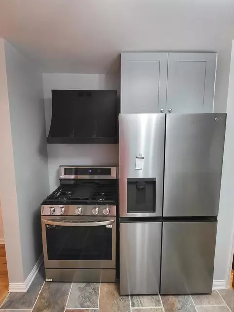 10539 S Eberhart Ave, Chicago, IL 60628 photo 3