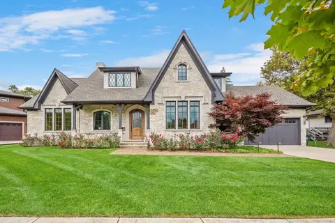 2112 N Ridge Ave, Arlington Heights, IL 60004