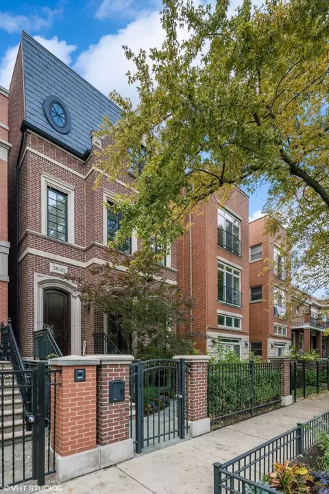 3830 N Greenview Ave, Chicago, IL 60613
