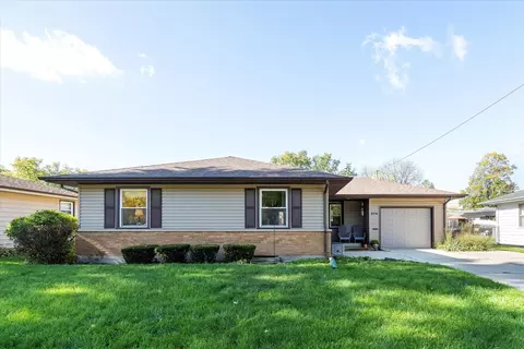 976 Deborah Ave, Elgin, IL 60123