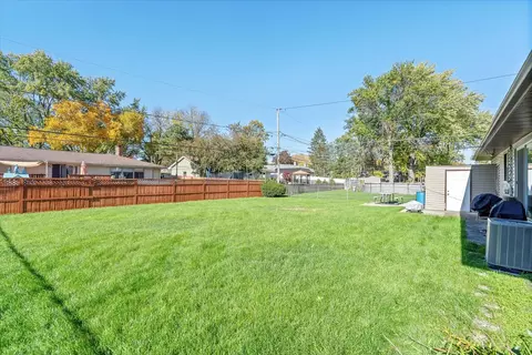 976 Deborah Ave, Elgin, IL 60123 photo 16
