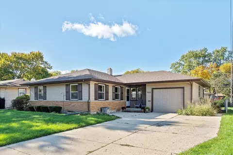 976 Deborah Ave, Elgin, IL 60123 photo 2