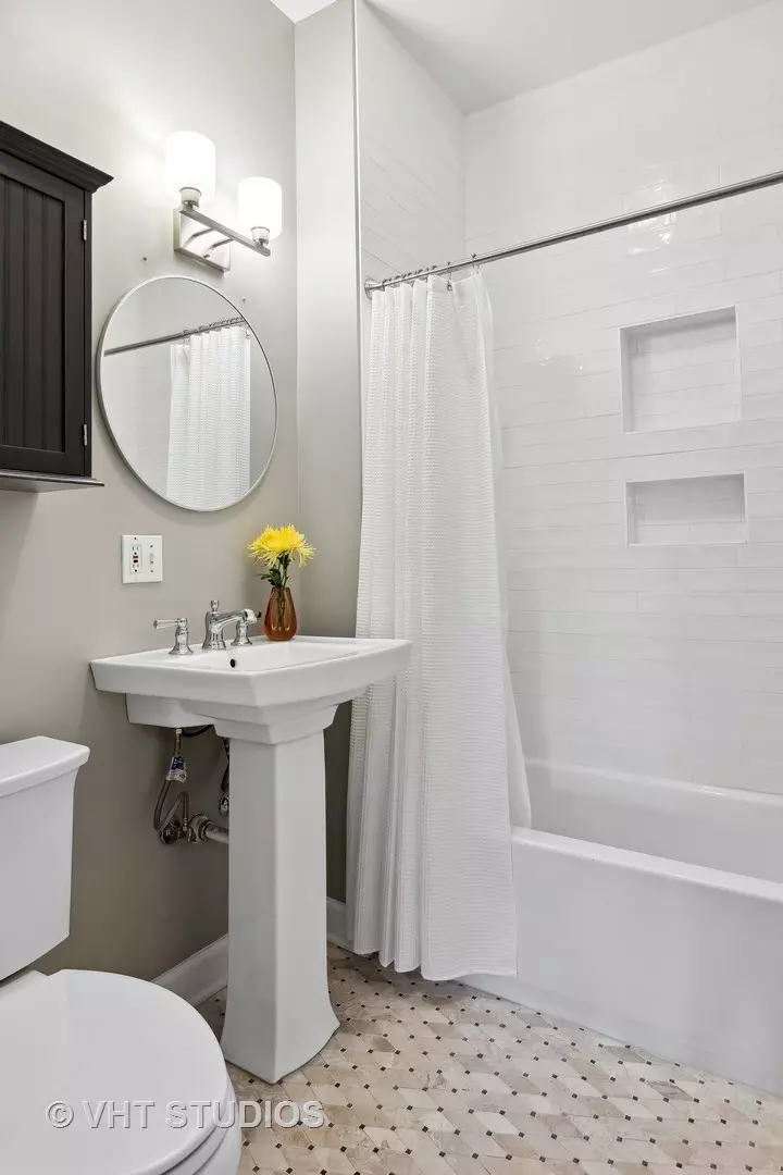  1351 W Sunnyside Ave #3, Chicago, IL 60640 photo 8