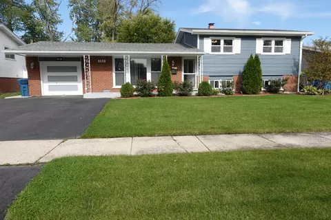 585 Ranger Dr, Chicago Heights, IL 60411