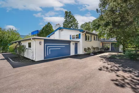 725 Becker Rd, Glenview, IL 60025 photo 2