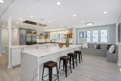 725 Becker Rd, Glenview, IL 60025 photo 10