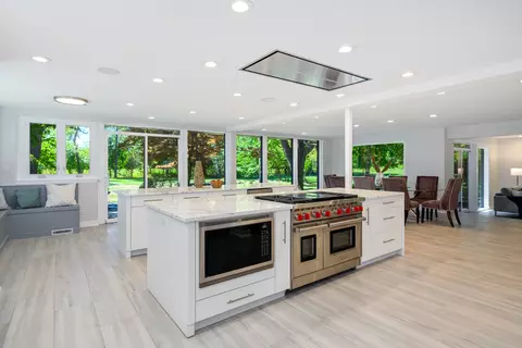 725 Becker Rd, Glenview, IL 60025 photo 13