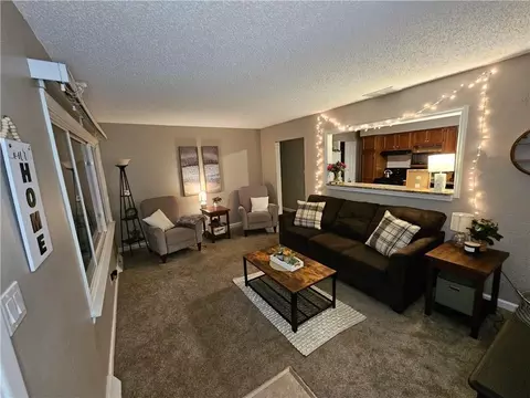 4869 Beacon Dr, Decatur, IL 62521 photo 2
