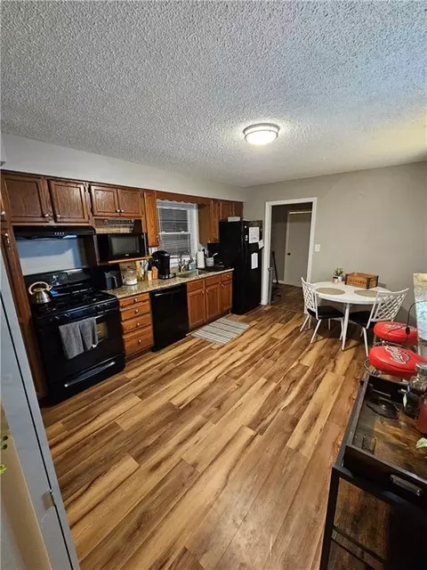 4869 Beacon Dr, Decatur, IL 62521 photo 3