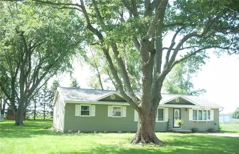 4869 Beacon Dr, Decatur, IL 62521