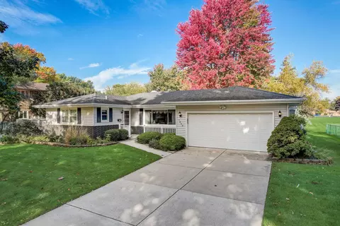 1640 Lin Lor Ln, Elgin, IL 60123
