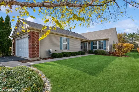 622 S Curran Rd, Round Lake, IL 60073