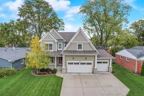 1805 N Fernandez Ave, Arlington Heights, IL 60004