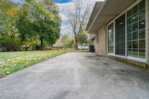 2904 Mockingbird Ln, Bloomington, IL 61704 photo 49