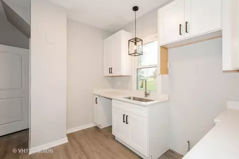 381 Sullivan Rd, North Aurora, IL 60542 photo 13