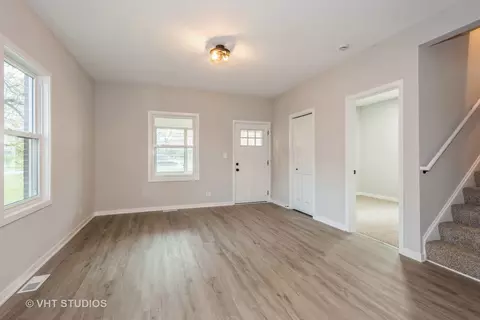 381 Sullivan Rd, North Aurora, IL 60542 photo 6