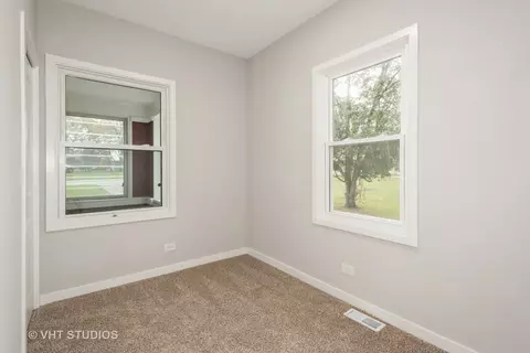 381 Sullivan Rd, North Aurora, IL 60542 photo 10