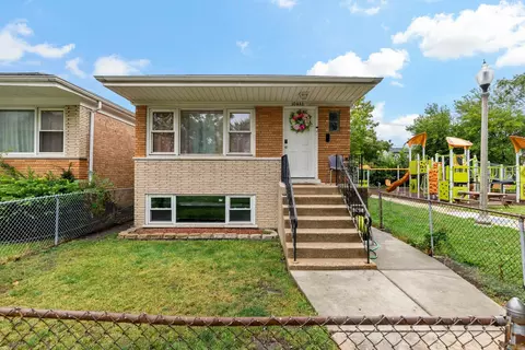 10446 S Corliss Ave, Chicago, IL 60628