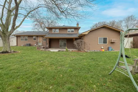 2080 W Budd Blvd, Kankakee, IL 60901 photo 2