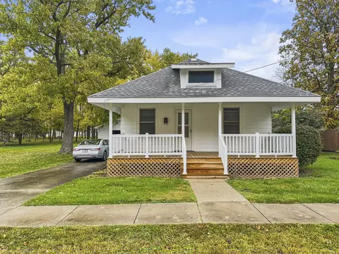103 N Pearl St, Milford, IL 60953