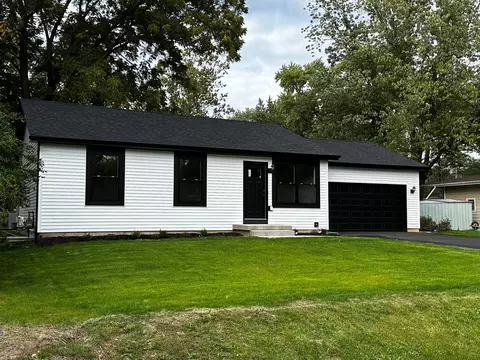 1311 Meadow Ln, Mchenry, IL 60050