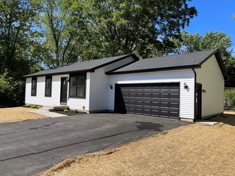 1311 Meadow Ln, Mchenry, IL 60050 photo 2