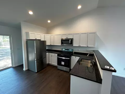 1311 Meadow Ln, Mchenry, IL 60050 photo 3