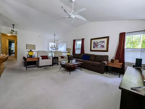118 Commons Ct, Wheeling, IL 60090 photo 7