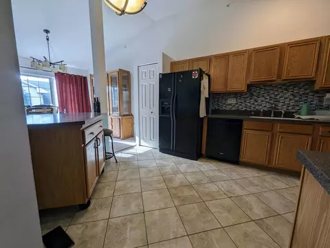 118 Commons Ct, Wheeling, IL 60090 photo 3