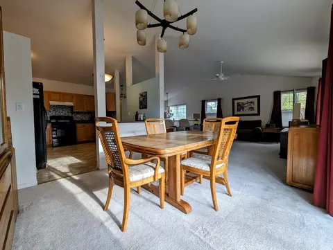 118 Commons Ct, Wheeling, IL 60090 photo 4