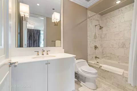 159 E Walton Pl #14CD, Chicago, IL 60611 photo 28