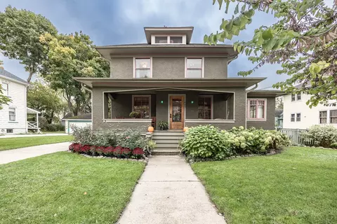 485 Mary Pl, Elgin, IL 60120