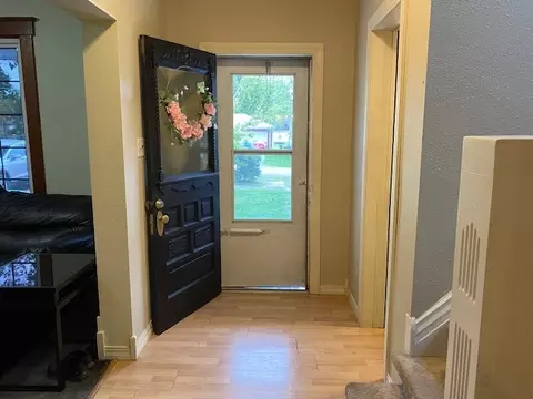 414 W 2nd St, Lostant, IL 61334 photo 3