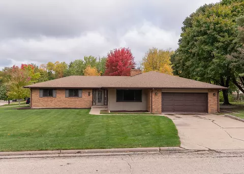 5366 Rickswood Ln, Rockford, IL 61107