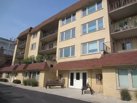 6121 N Northwest Hwy #305, Chicago, IL 60631